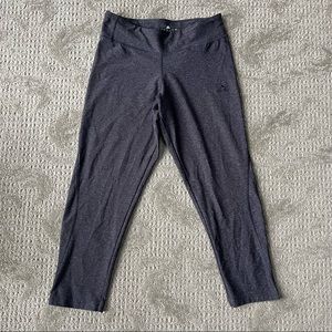 💕LAST CHANCE💕 EUC Adidas Climalite Cropped Leggings size XS in Gray